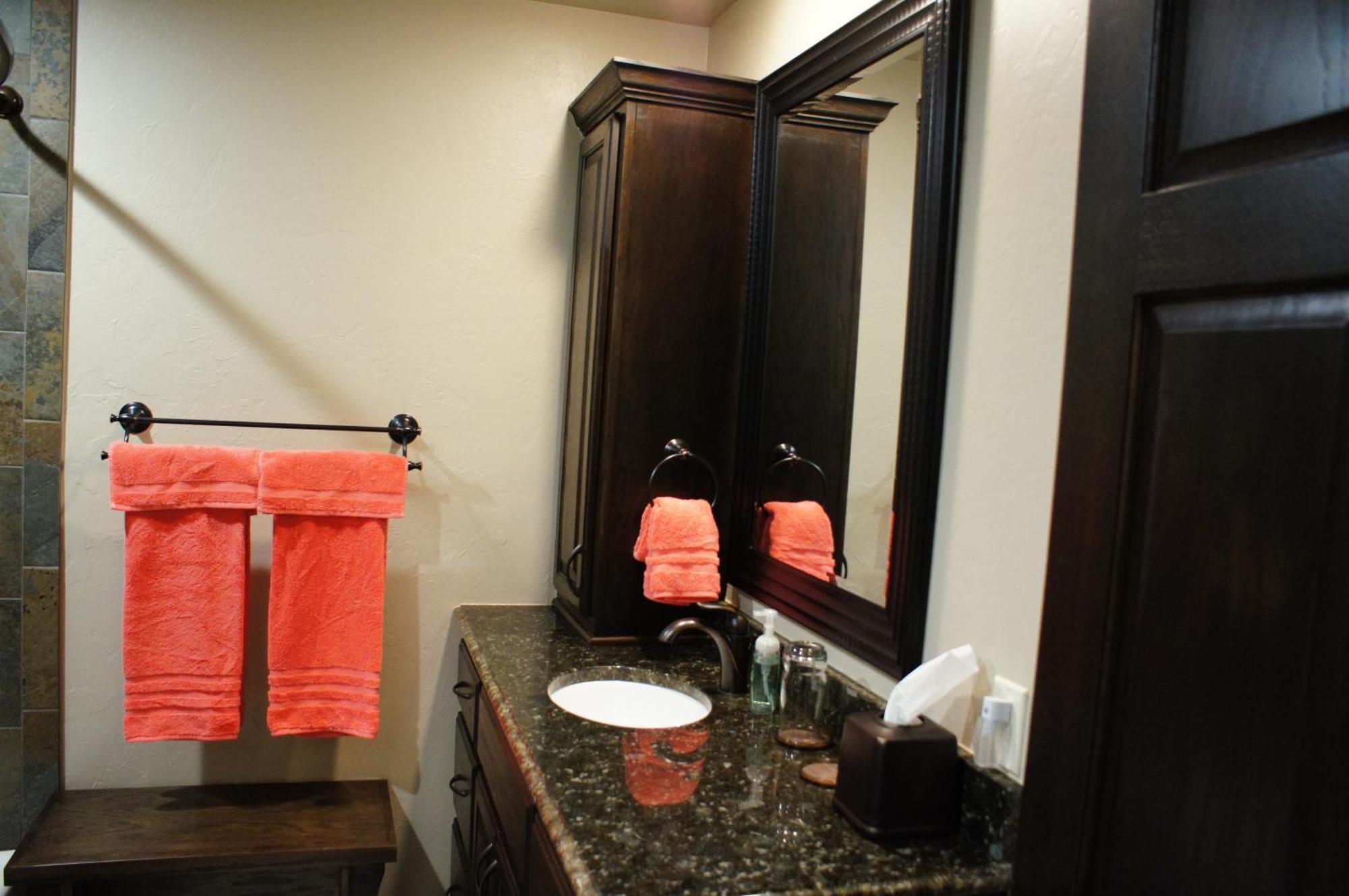 Hidden Meadows Bed And Breakfast Stillwater Room photo